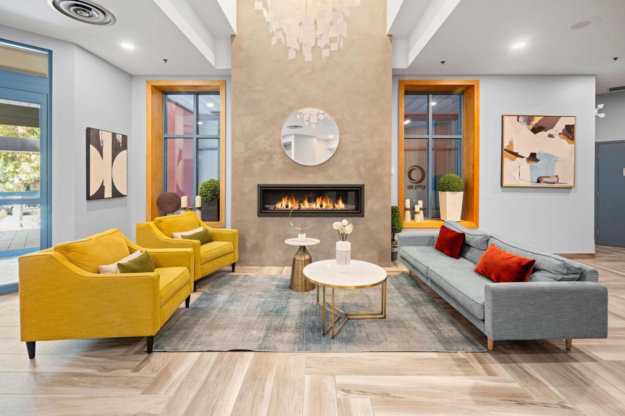 Alpenglow Lodge Family Studio With Murphy Bed By Mva Уистлер Экстерьер фото